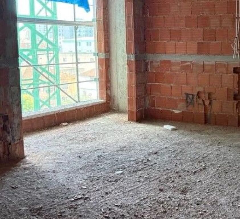 Shitet apartament 1+1 tek Rruga Ramazan Bogdani , Rruga Siri Kodra , Rruga 5 Maji .