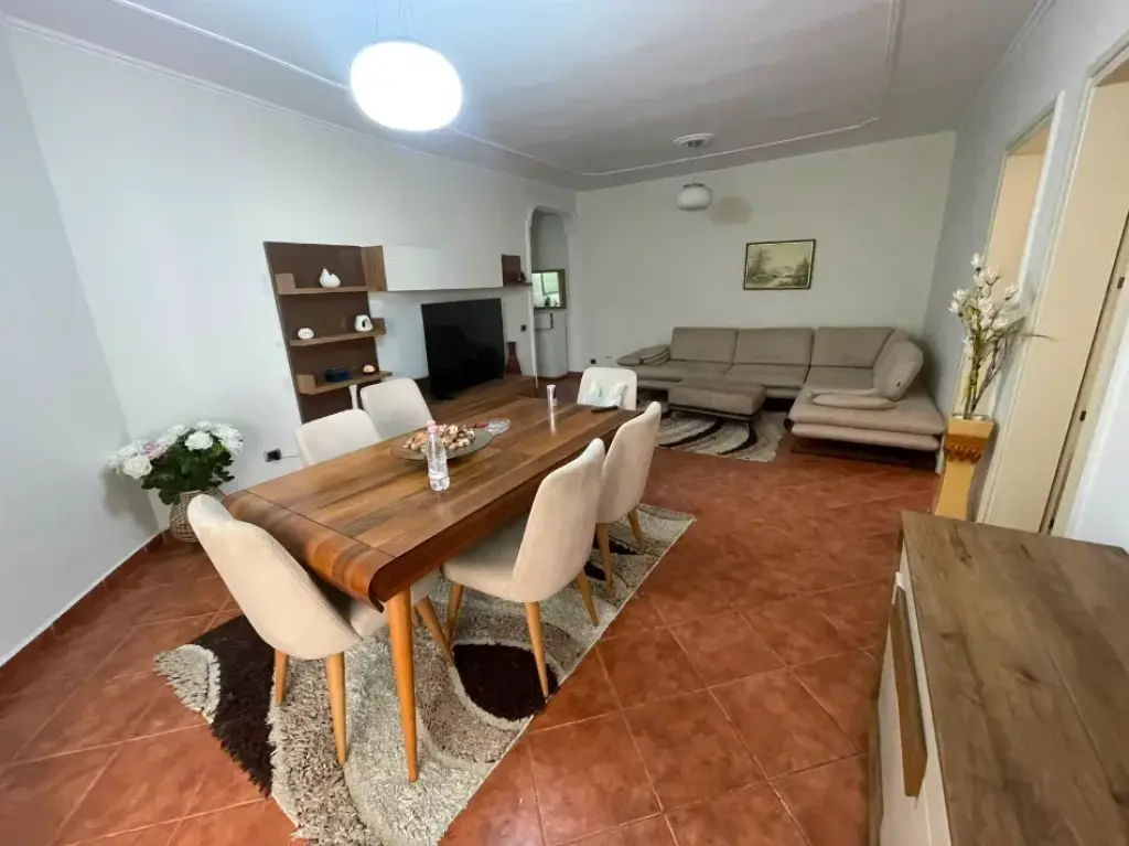 Qera | Apartament 2 + 1 | Komuna e Parisit | 700 €/muaj