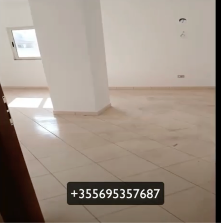 Shitje 2 apartamente ngjitur