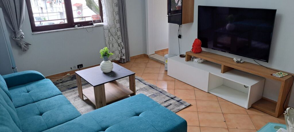 Tirana rent: Nice apartment in Xhamlliku area