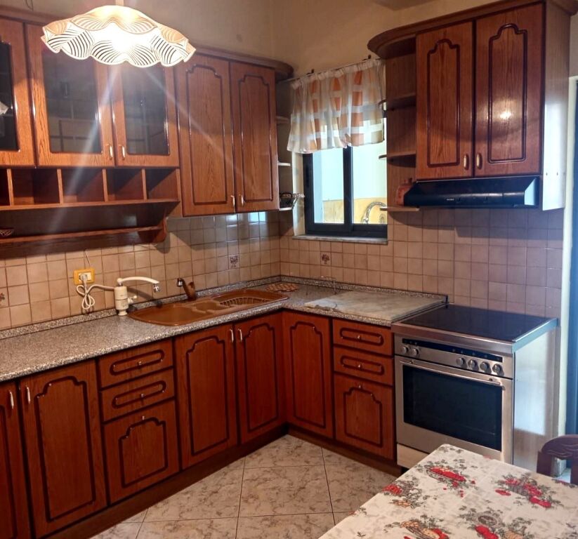 APARTAMENT 2+1 48,000 LEKE RRUGA E KOKONOZEVE