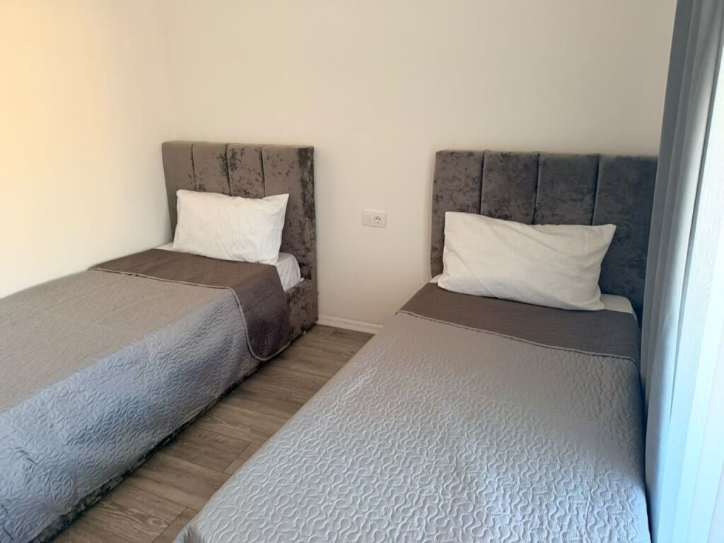 2+1, a urban gate astir, con parcheggio, 650 euro