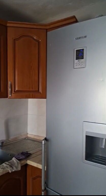 Apartament 3+1 i mobiluar, me qera ne rrugen mihal grameno