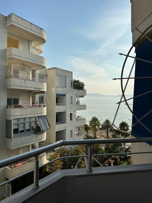 Apartament 2+1+2 ne Shitje,Lungomare prane Hannover,Vlore