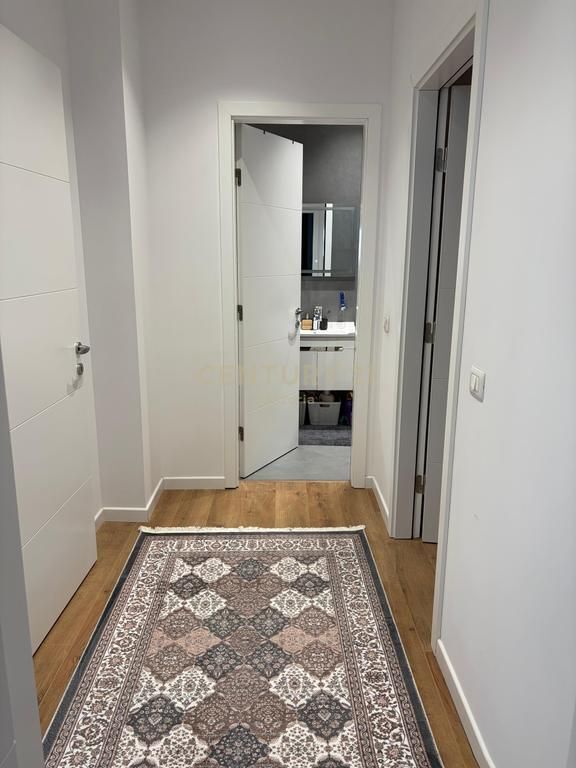 APPARTAMENTO 2+1+2 VERANDE, IN AFFITTO, EMERALD CENTER – 5 MAGGIO 1,150 € /Mese 100,000 Lek /Mese