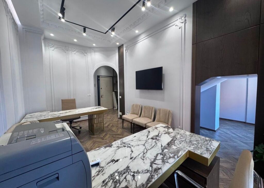 Office for rent opposite Amerikan 3 at Golden Park!

