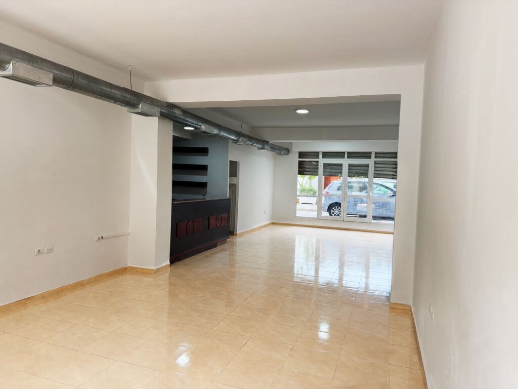 LOCALE COMMERCIALE IN AFFITTO 90m2 A VLORE