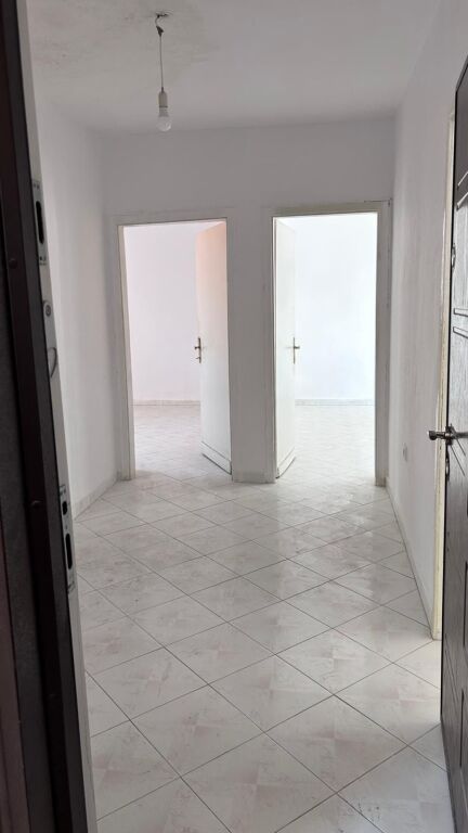 SCUOLA DI BALLO, VENDIAMO APPARTAMENTO 2+1