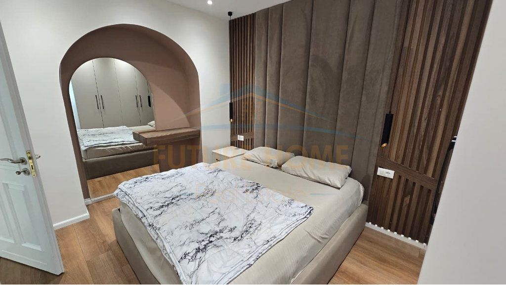 Qira, Apartament 2+1, Petronini, Tiranë.