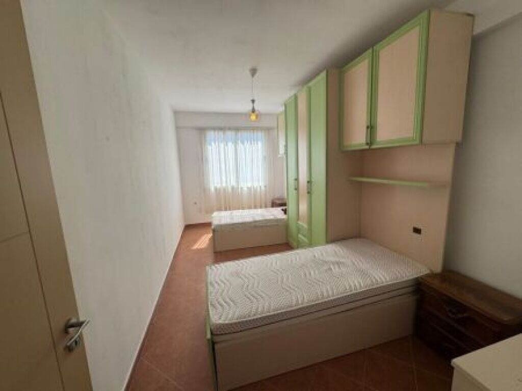apartament 2+1+garazhd me qira në Fresk