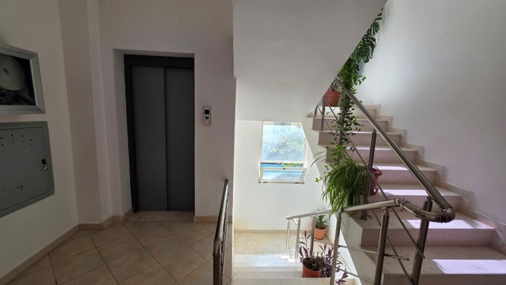 🏡 GARSONIERE PËR SHITJE – LUNGOMARE, VLORË 📍 Pranë Rezidencës Panorama