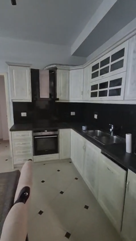 Apartament 2+1 per qera Yzberisht !