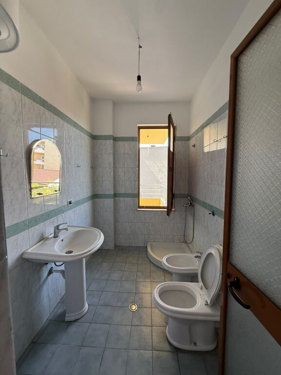 Apartament 2+1 ne Tirane kombinat