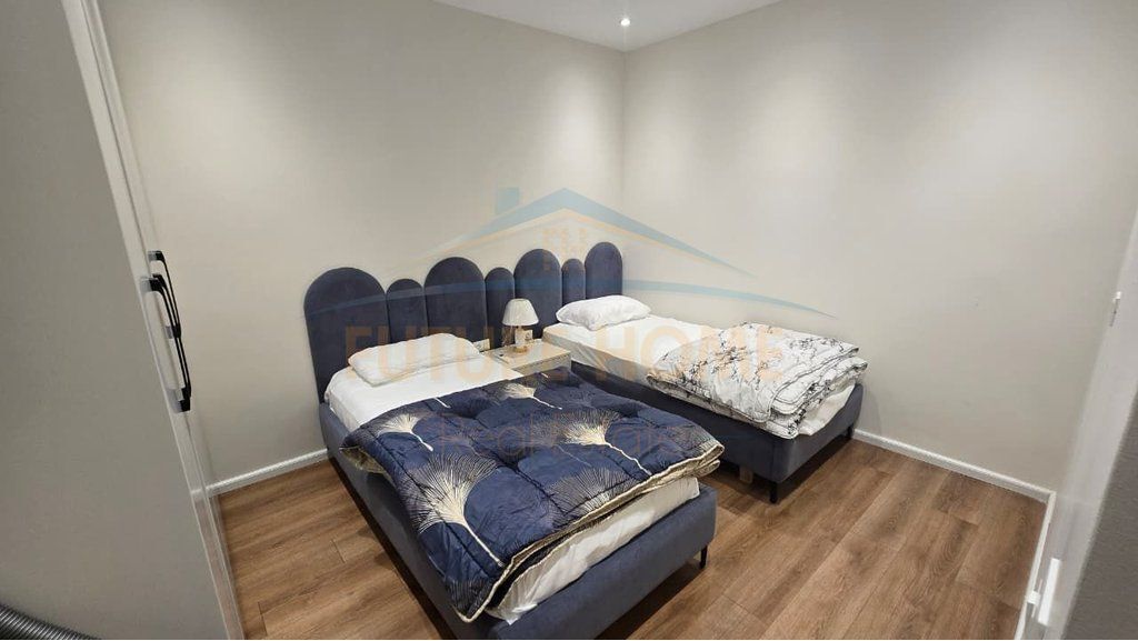 Qira, Apartament 2+1, Petronini, Tiranë.