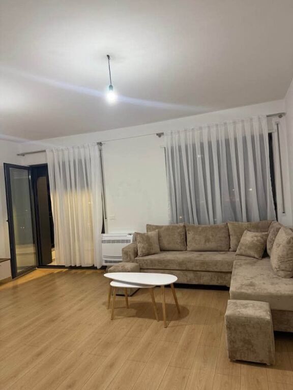 JEPET ME QIRA APARTAMENT 1+1 - BULEVARDI I RI, ISH STACIONI I TRENIT, TIRANE