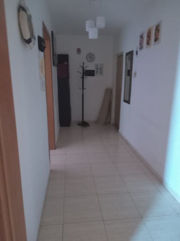 Super ap 1+1 te rruga e kavajes ( lidhja shkrumtareve )