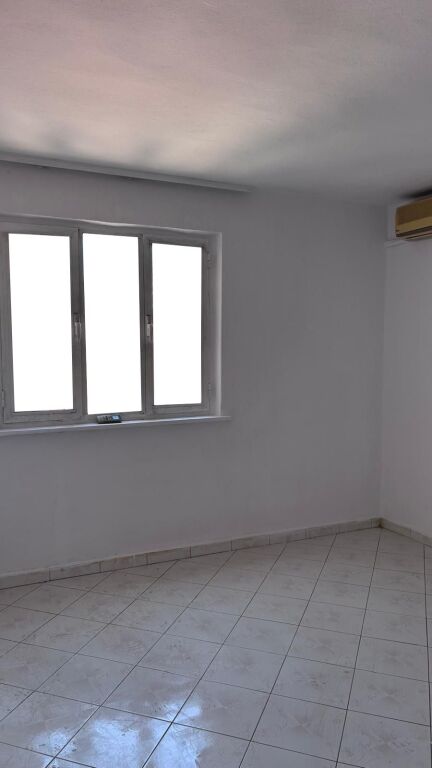 SCUOLA DI BALLO, VENDIAMO APPARTAMENTO 2+1