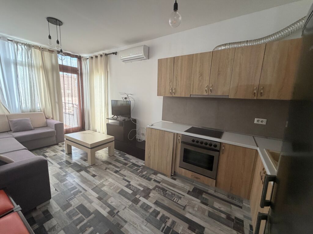1+1, kat 6 pa ashensore, Vasil Shanto, 600 euro
