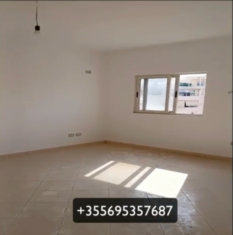 Shitje 2 apartamente ngjitur