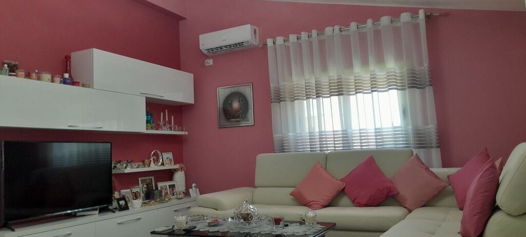 🇦🇱🏡 SHITET KATI I DYTË I NJË SHTËPIE DY KATËSHE – VLORË!