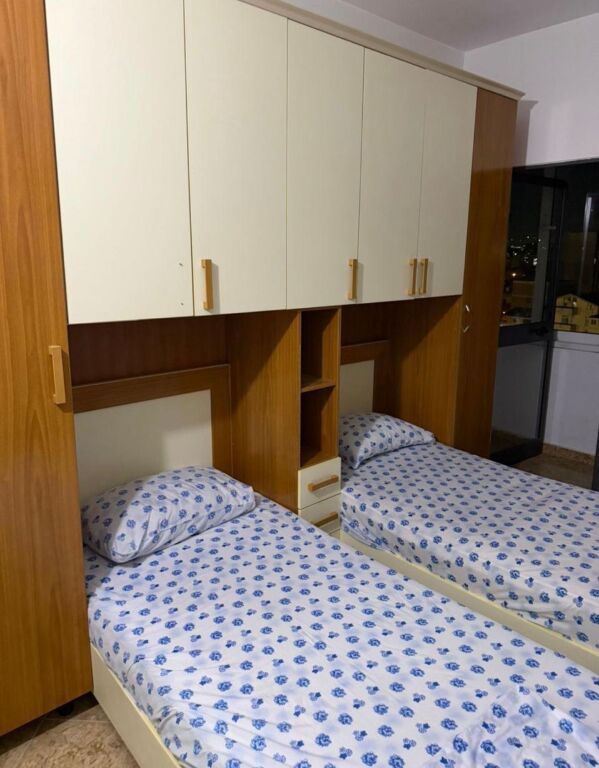 Appartamento 3+1 in affitto in Rruga e Dibrës vicino alla Facoltà di Medicina!
