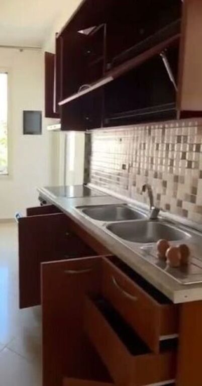 APARTAMENT 2+1 50,000 LEKE RRUGA JORDAN MISJA
