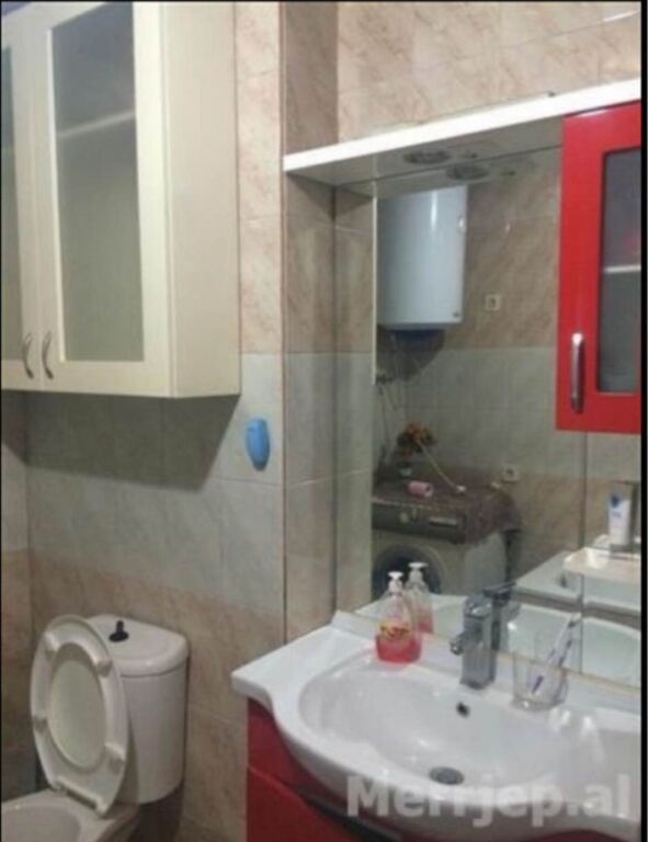 SHTEPI 1+1 ME QERA - PRANE UET, PORCELAN