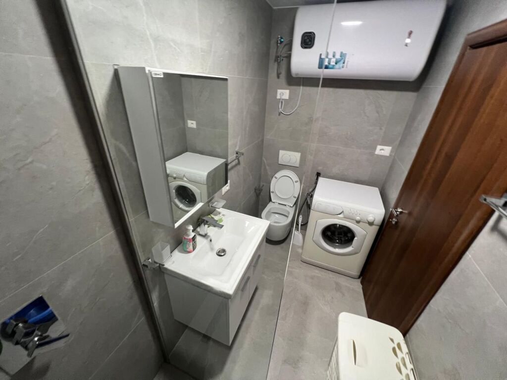 Appartamento 2+1+2+Posto Auto in affitto a Komuna e Parisit, vicino al Complesso Kika.