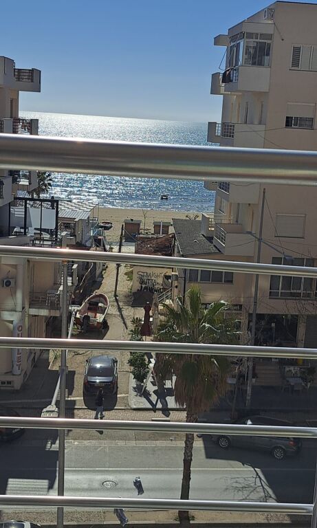 Apartament i shkëlqyer me pamje nga deti, 100m nga plazhi