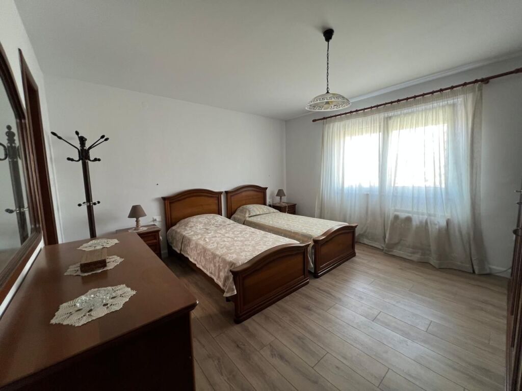 Appartamento 2+1+2+Posto Auto in affitto a Komuna e Parisit, vicino al Complesso Kika.