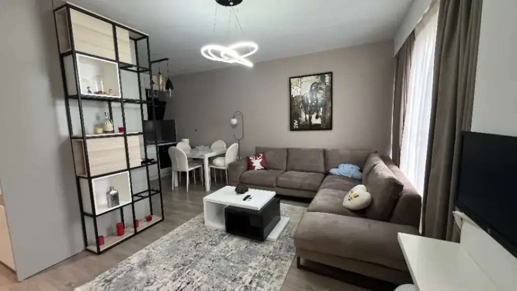 Jepet apartament 1+1 me qira tek Rezidenca Siri , Rruga Siri Kodra , ish Stacioni i Trenit , Bulevardi i Ri .