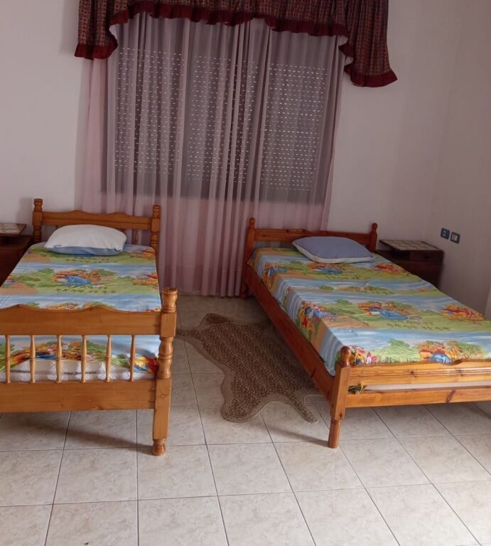 APARTAMENT 2+1 48,000 LEKE RRUGA E KOKONOZEVE