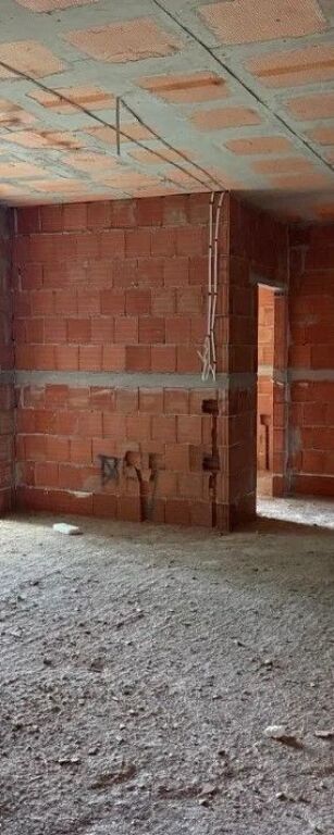 Shitet apartament 1+1 tek Rruga Ramazan Bogdani , Rruga Siri Kodra , Rruga 5 Maji .