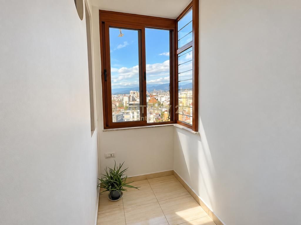 Bogdaneve Street - 1+1 For Rent 5 Minutes From The Center Building With Elevator