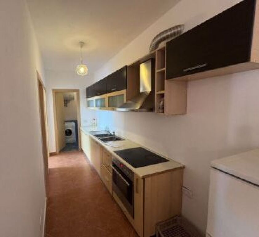 apartament 2+1+garazhd me qira në Fresk