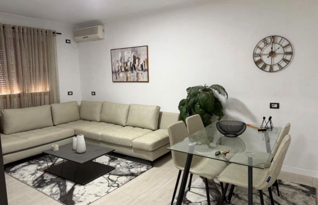 For rent 2+1 apartment on Elbasan Street!