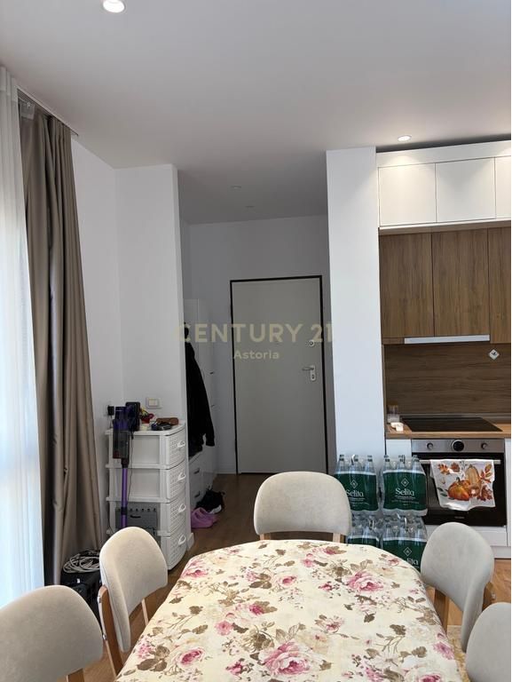 APPARTAMENTO 2+1+2 VERANDE, IN AFFITTO, EMERALD CENTER – 5 MAGGIO 1,150 € /Mese 100,000 Lek /Mese