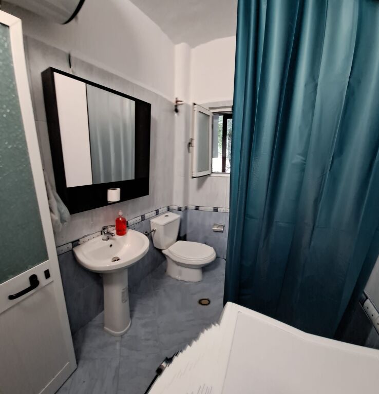 Tirana rent: Nice apartment in Xhamlliku area
