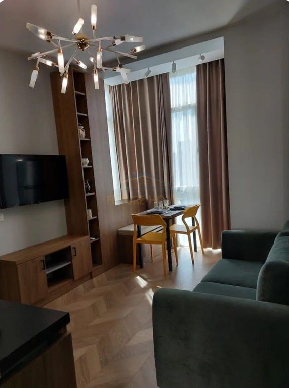 Qera, Apartament 1+1, Mozaiku i Tiranes, Tiranë