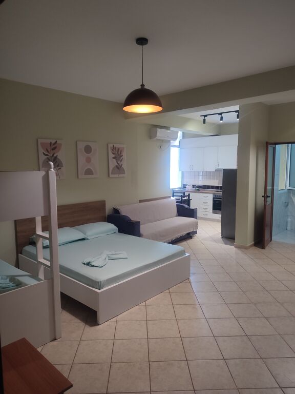 Jepet me qera mujore garsoniere në lungomare