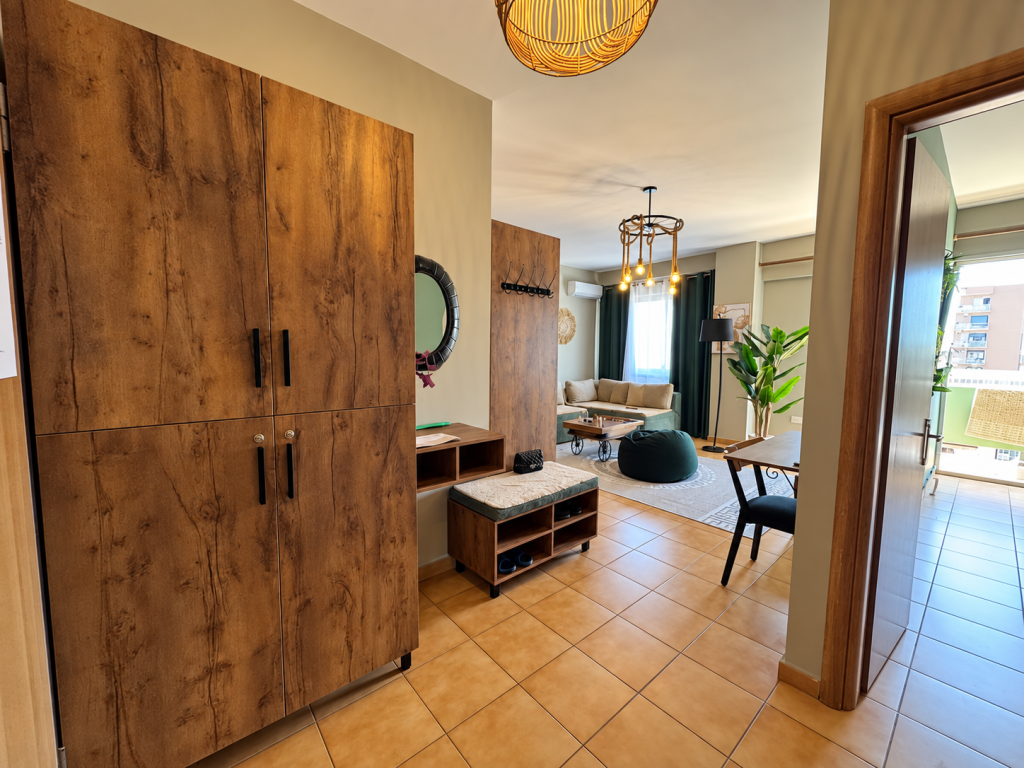For sale, Apartment 1+1, Barrikadave Street, Tirana