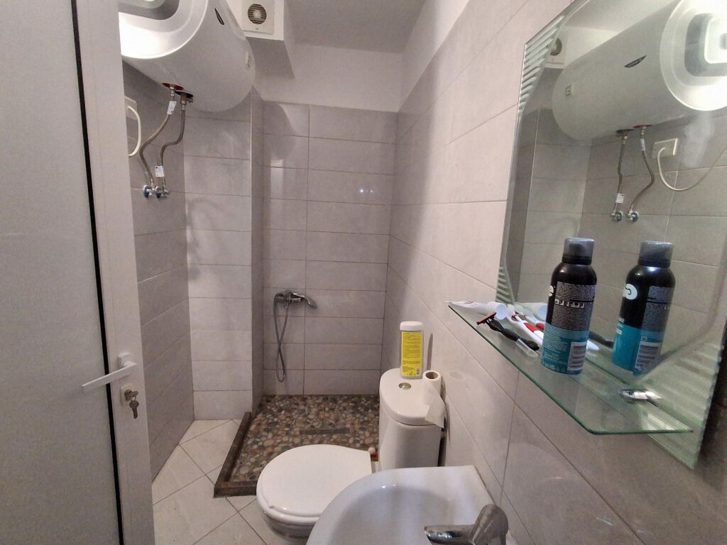 Qera | Vilë 2 + 1+parkim | Kodra E. Priftit | 400 €/muaj