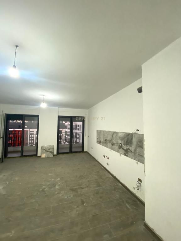 Apartament /Zyre 3+1+2 per qira Bulevardi i Ri , Kompleksi Ndregjoni 90,000 Lekë /month