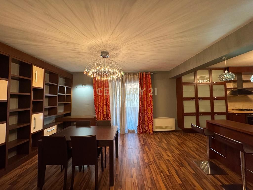 Apartament 2+1+2 per shitje te Varri Bamit