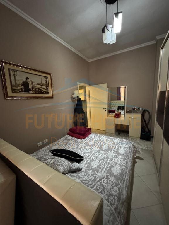 Shitet Apartament 2+1+2 , Unaza e Re , Tiranë