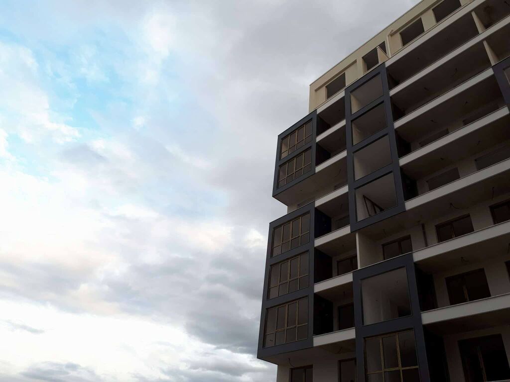 Shitet apartament 2+1 +2 tualete tek Rezidenca Alba