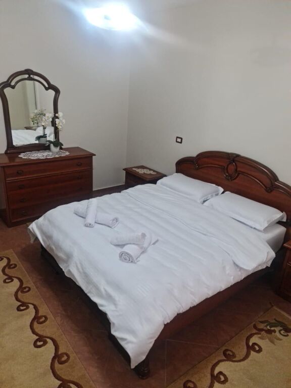 Apartament me qera 2+1+2 Rruga Kajo Karafili