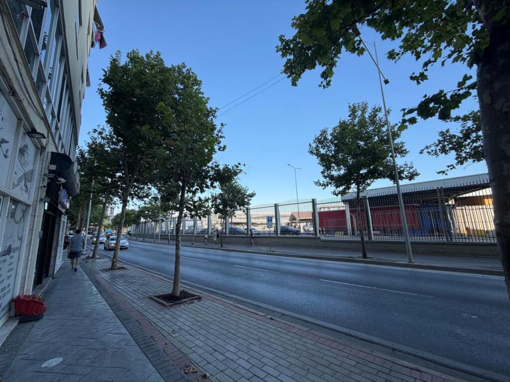 Business premises for rent