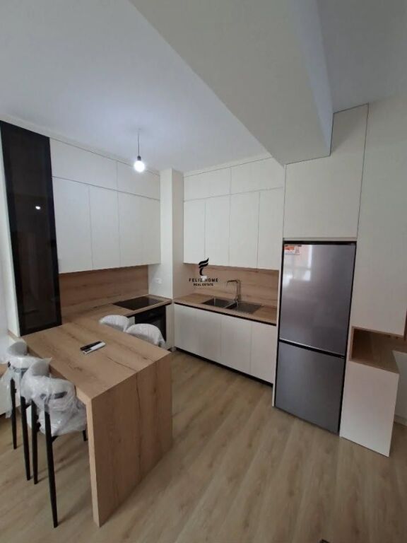 APARTAMENT ME QERA 1+1 ALI DEMI 50.000 LEKE FH-92625