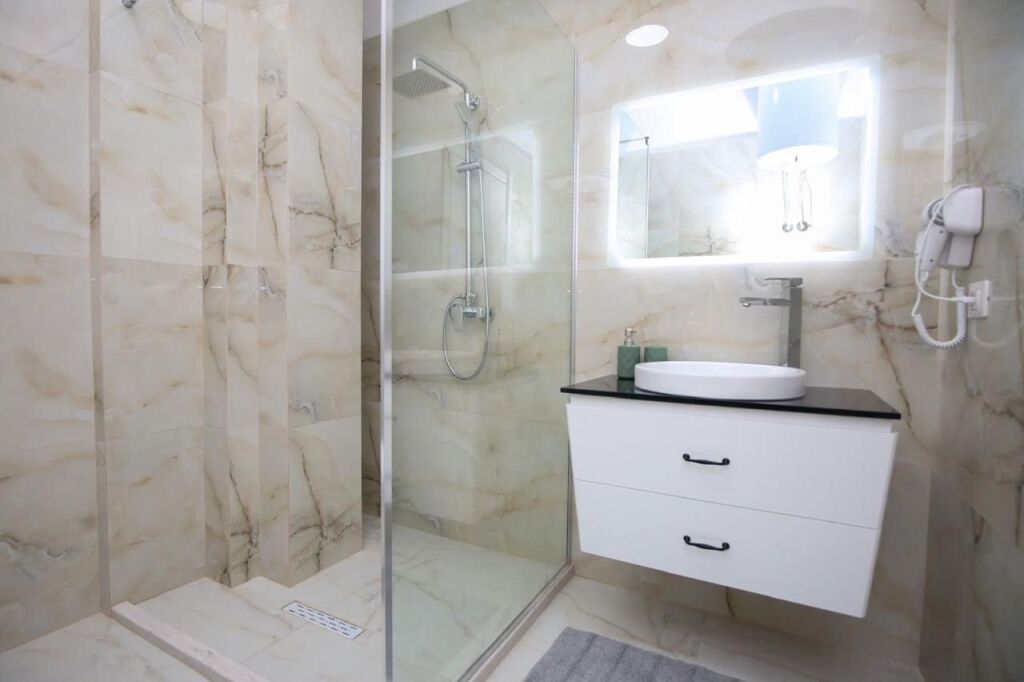 Apartament 2+1 me pamje Deti me Qera Afatgjate - Marina Bay, Vlore